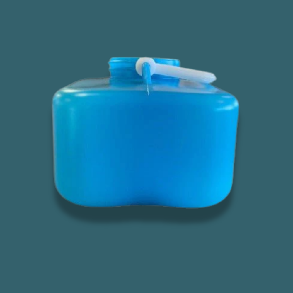 Trelino® Evo S Portable Composting 4.5L Toilet Urine Canister on a dark green background